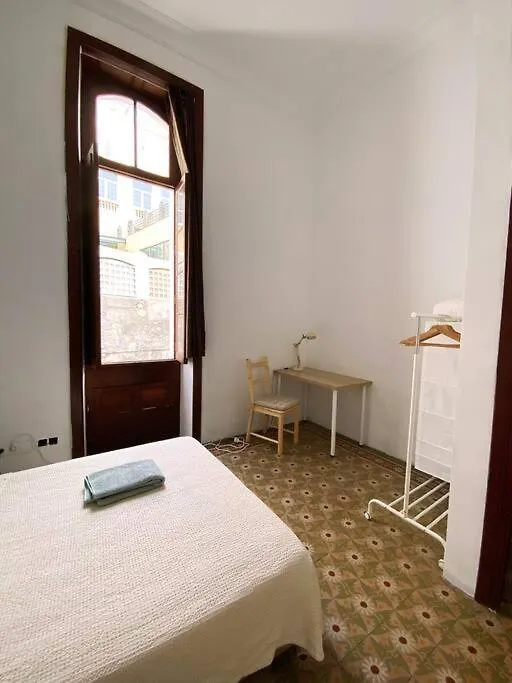 Inn Small Double Room In Shared Colonial Guesthouse Las Palmas de Gran Canaria Spain