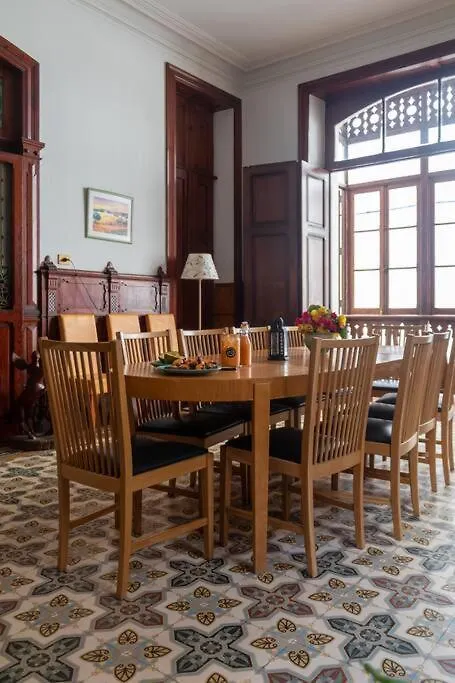 Small Double Room In Shared Colonial Guesthouse Las Palmas de Gran Canaria Locanda