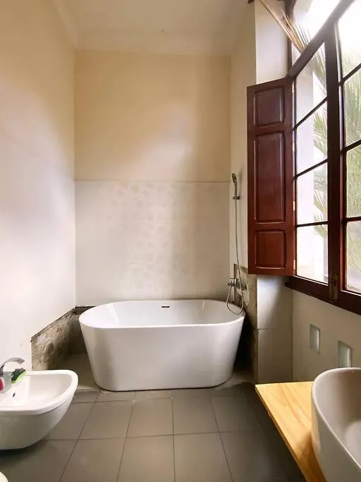 Small Double Room In Shared Colonial Guesthouse Las Palmas / Gran Canaria