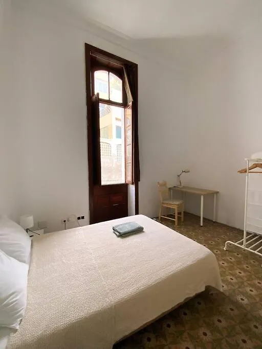 Small Double Room In Shared Colonial Guesthouse Las Palmas / Gran Canaria Gasthof
