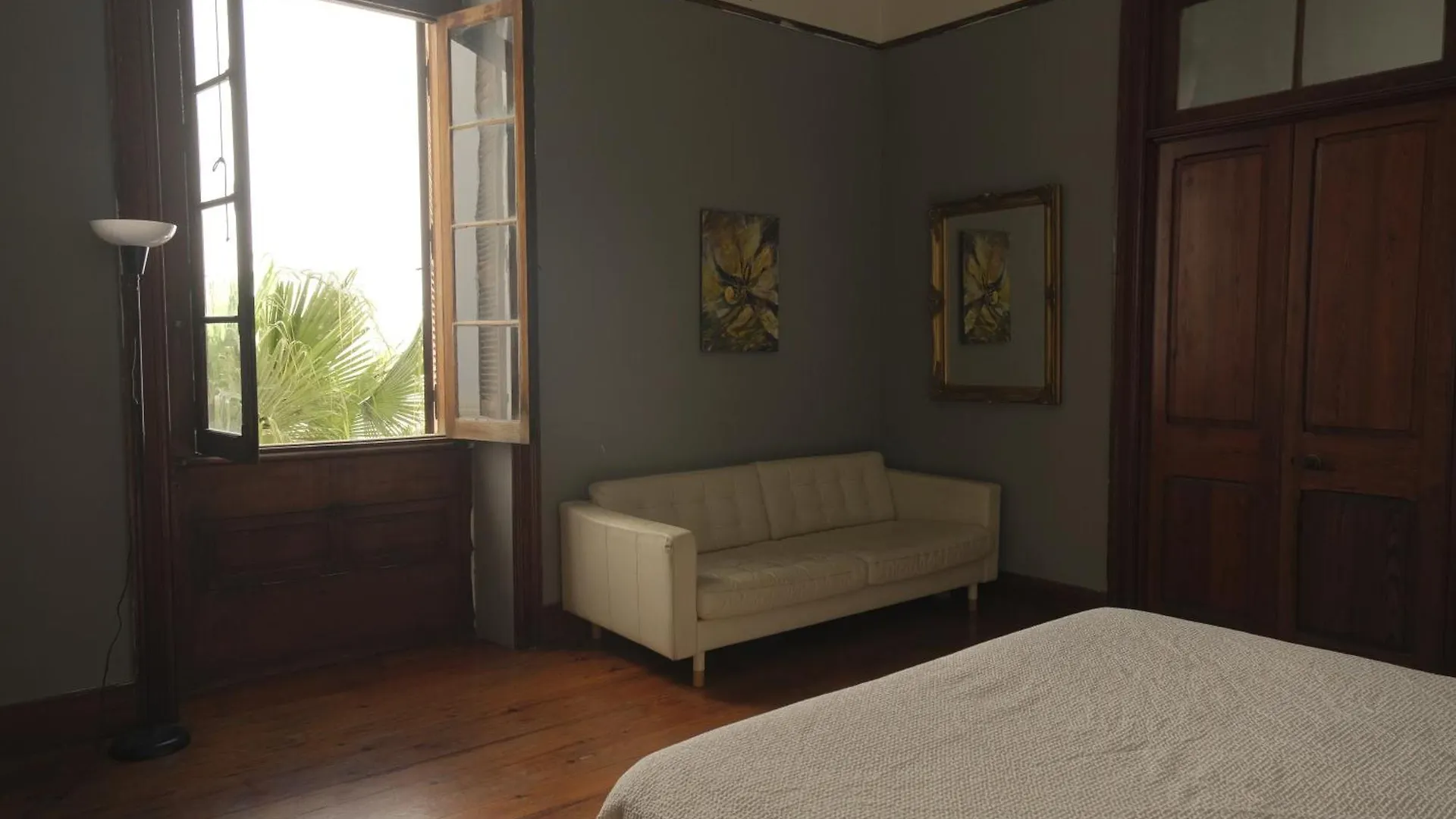 Small Double Room In Shared Colonial Guesthouse Las Palmas / Gran Canaria Spanien